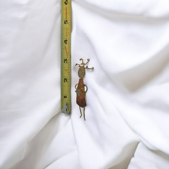 Vintage Copper Brooch With Unique Heart and Star Patterns - Picture 4 of 5